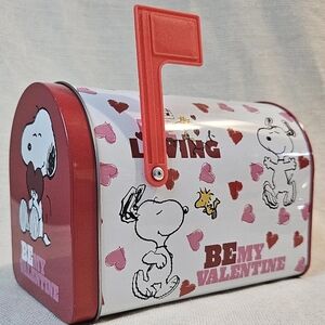 ❤️Peanuts Valentine's Collectible Tin Mailbox 2019 💞Be Mine💞with Snoopy